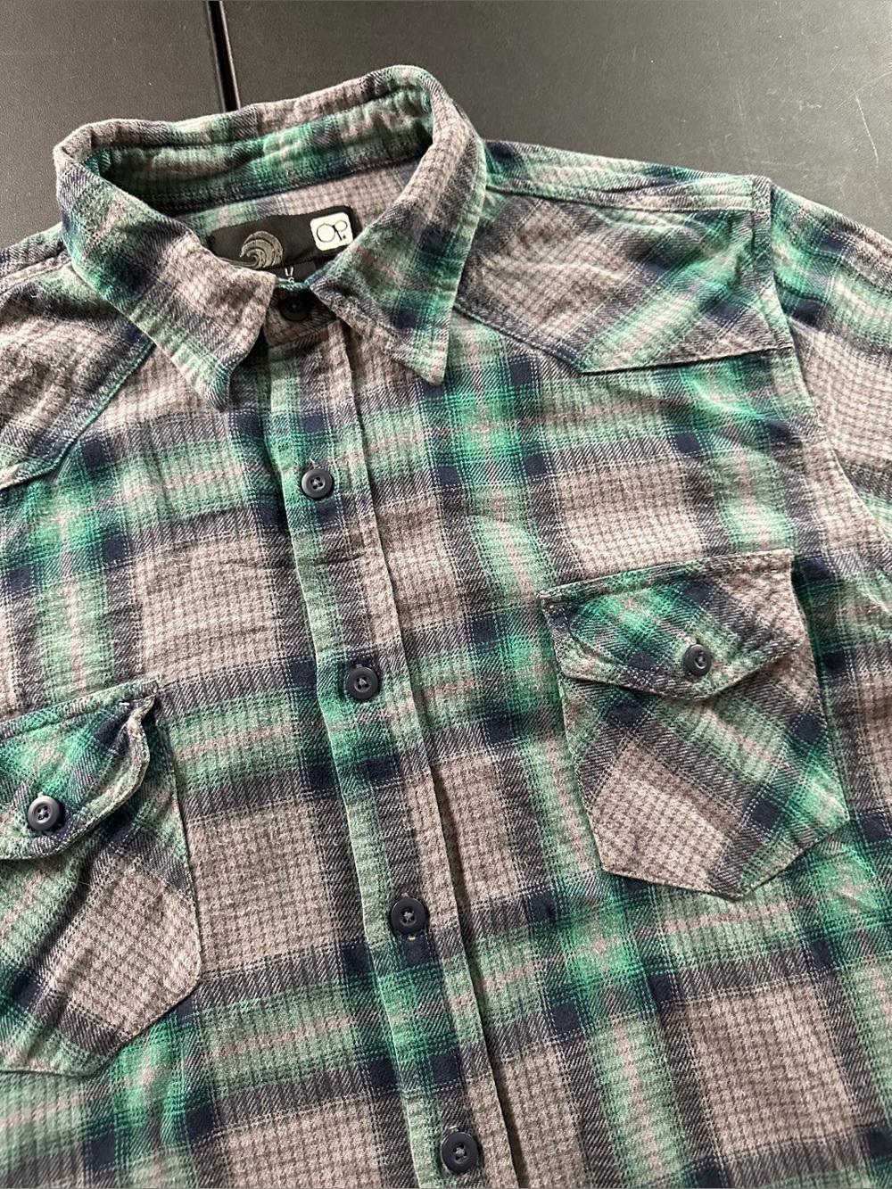 OP ocean pacific Men's Green & Gray Plaid Button-Down flannel Shirt